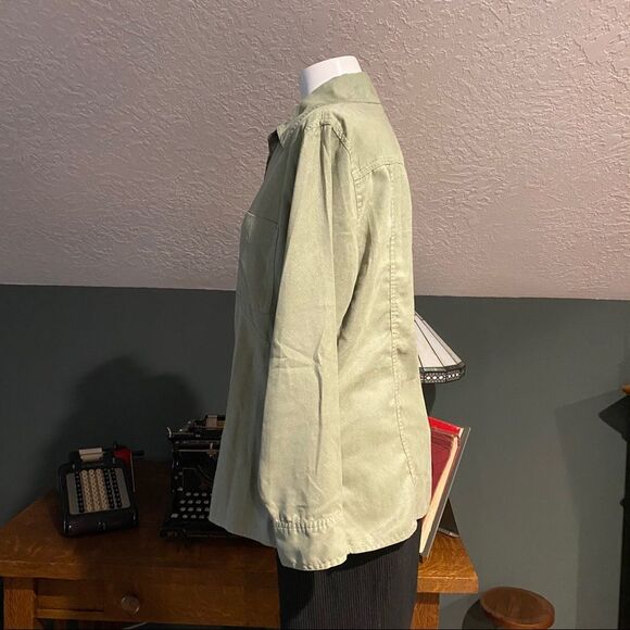 Chico’s Soft Moss Green Button Blouse 1 M - Picture 3 of 10